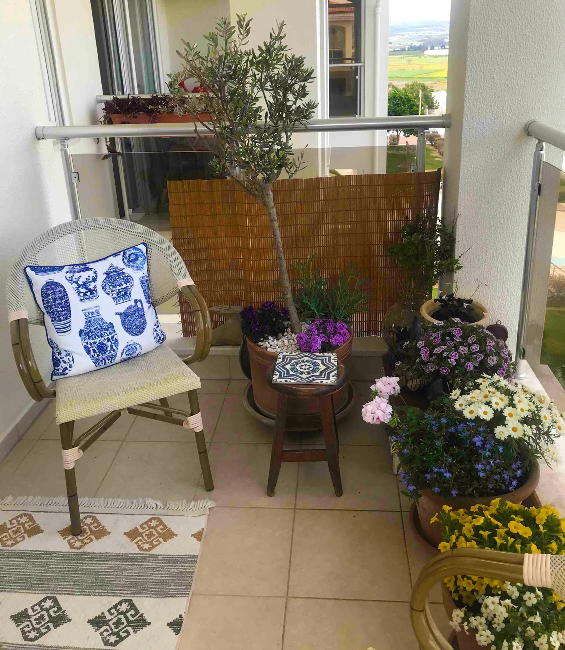 Bleu Blanc Porcelain Vases Piped Pillow Cover