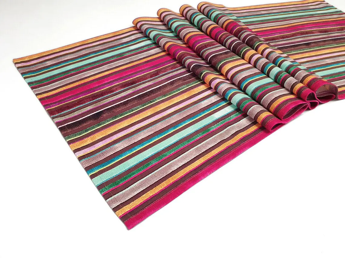 Runner da tavola a righe arcobaleno retrò