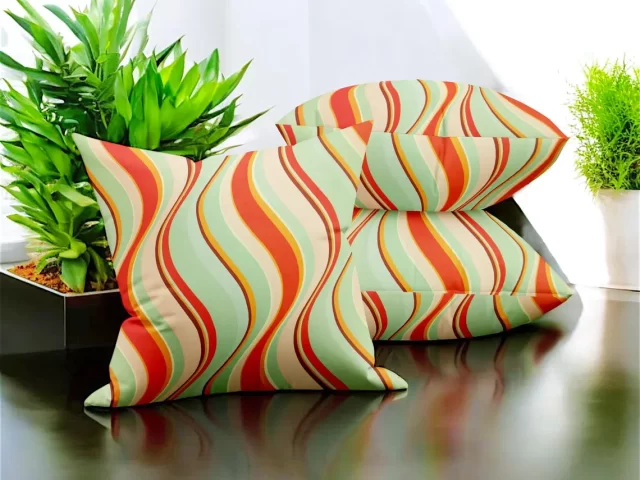 Retro Wavy Stripe Pillow Cover