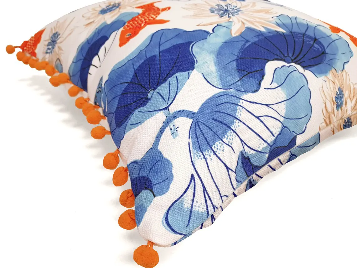 Kissenbezug mit Aquarell-Koi-Fisch-Pompon